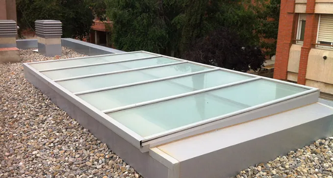 ponerclaraboyaencubiertadenaveindustrialenLasMatas 1920w